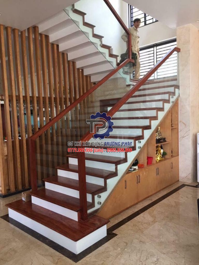 Cơ Khí Trường Phát là đơn vị Chuyên thi công cầu thang kính giá rẻ uy tín tại Đồng Nai - 0772.992.996 sản phẩm cầu thang ưng ý nhất, giá cả cạnh tranh nhất