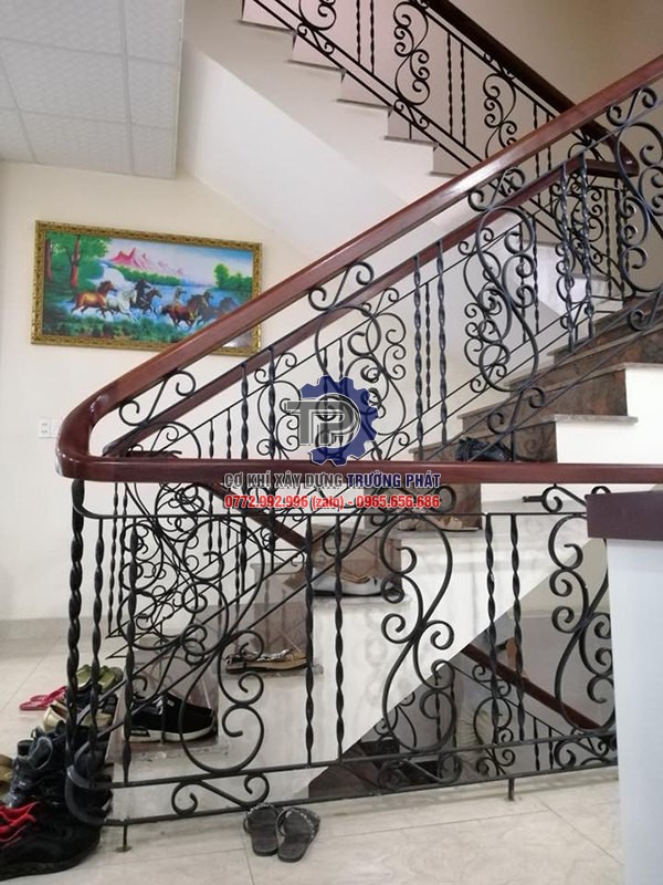 Dịch vụ thiết kế thi công lắp đặt cầu thang sắt mỹ thuật giá rẻ chuyên nghiệp tại Vĩnh Cửu