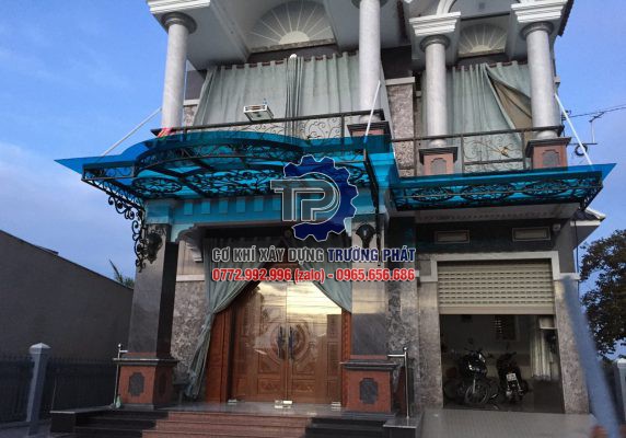 Mái poly sắt mỹ thuật tại Lâm Đồng